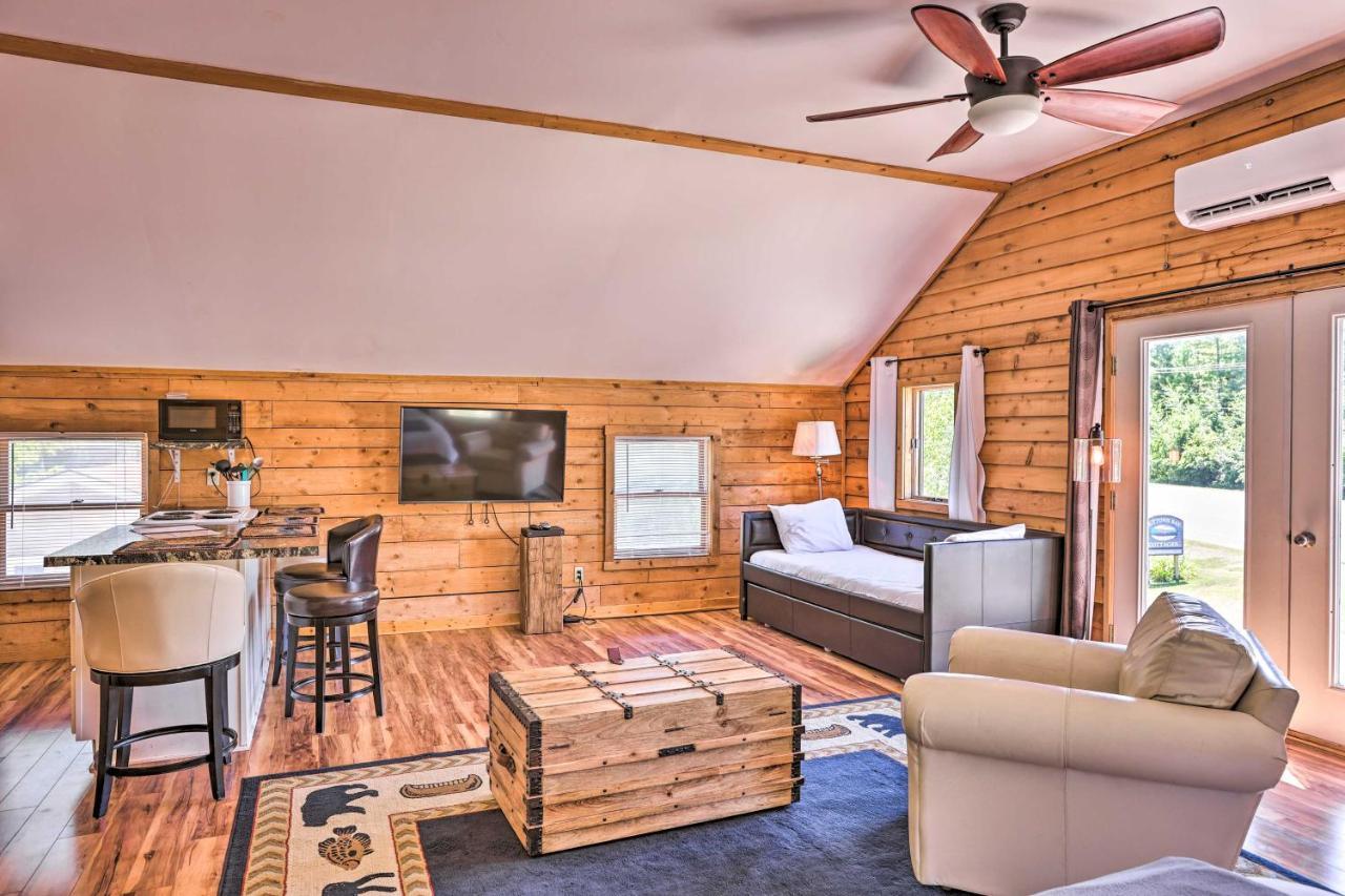 Quaint Studio With Shared Beach Walk To Suttons Bay Bagian luar foto