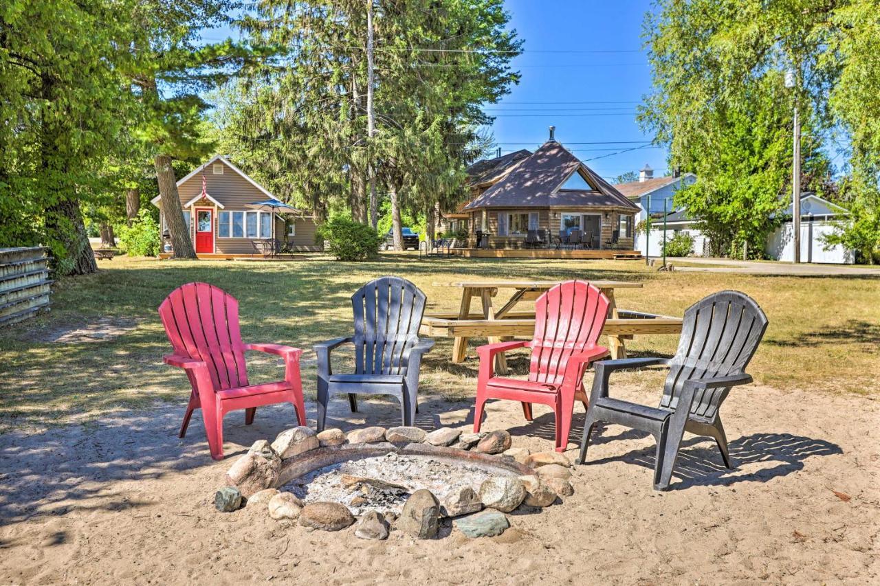 Quaint Studio With Shared Beach Walk To Suttons Bay Bagian luar foto