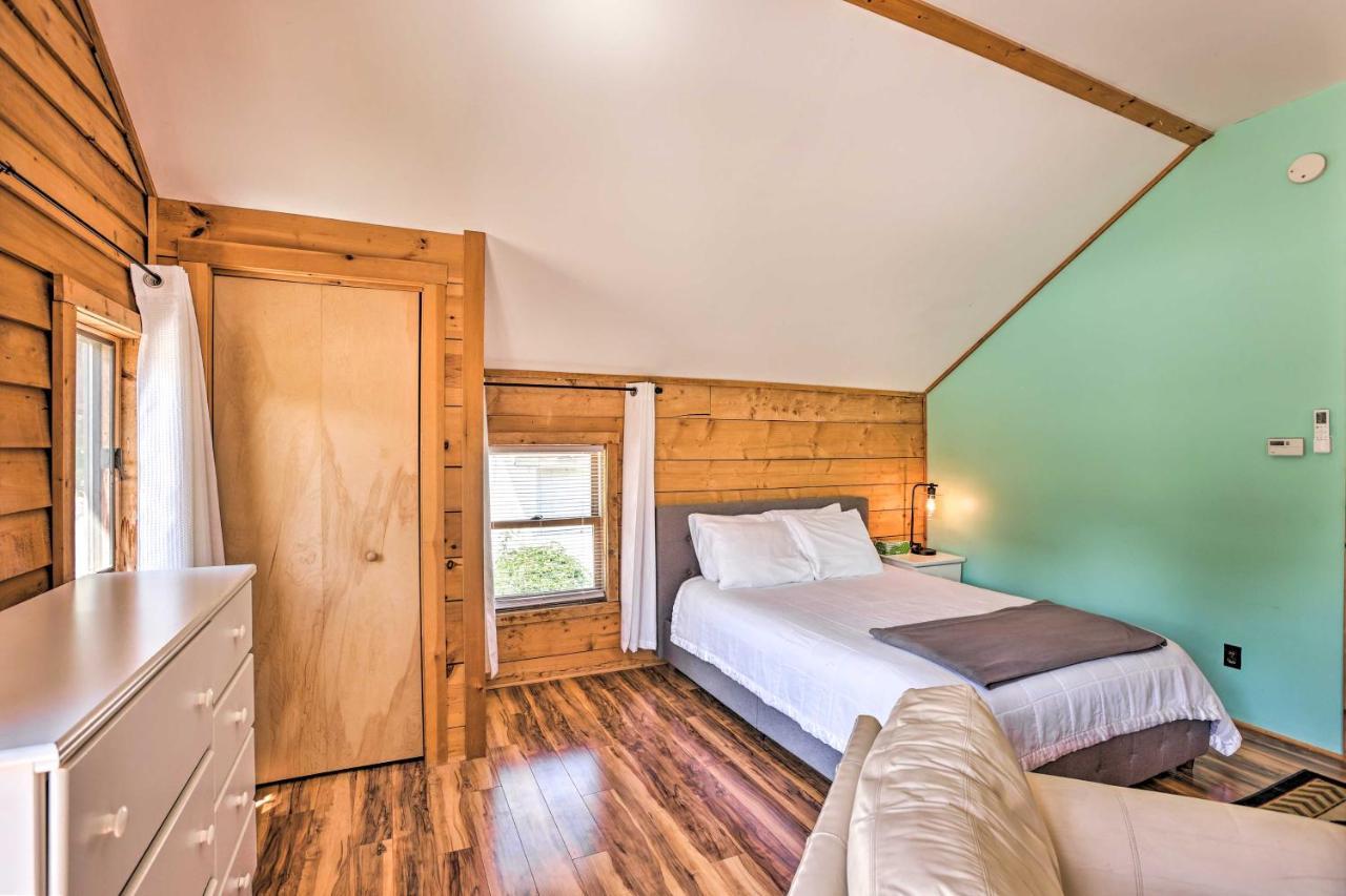 Quaint Studio With Shared Beach Walk To Suttons Bay Bagian luar foto