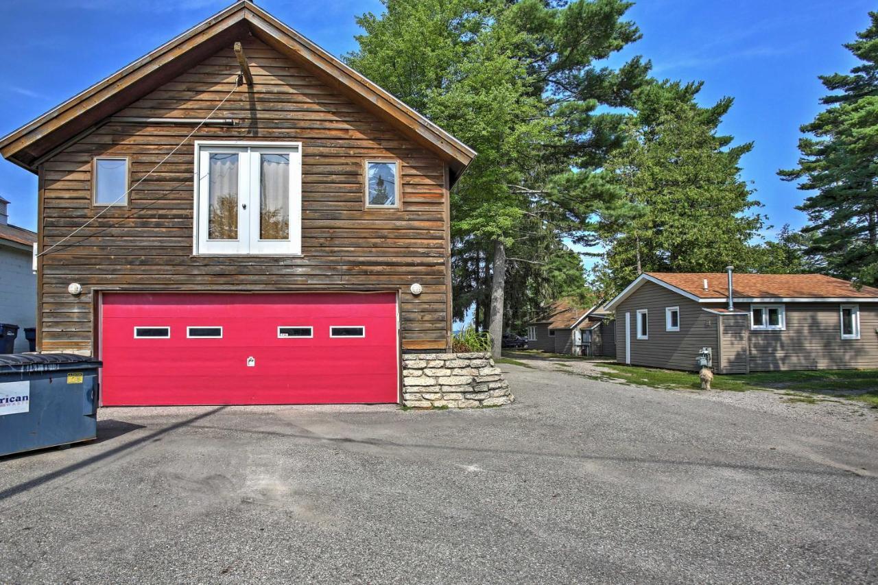 Quaint Studio With Shared Beach Walk To Suttons Bay Bagian luar foto